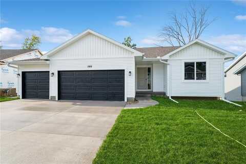 1919 Holly Meadow Avenue SW, Cedar Rapids, IA 52404