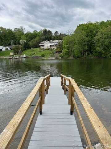 32 Kellogg Street, Brookfield, CT 06804