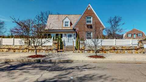 60 Meadowbrook Road, Fairfield, CT 06824