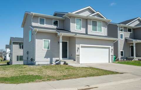 15155 Bellflower Lane, Urbandale, IA 50323