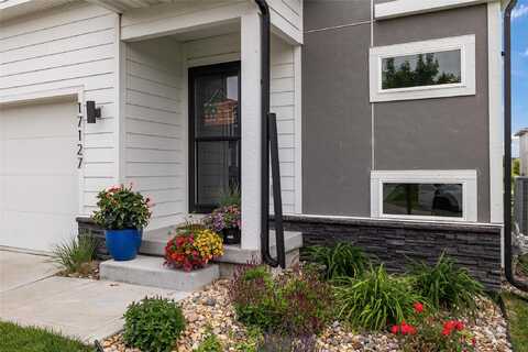 17127 Blue Sage Lane, Urbandale, IA 50323