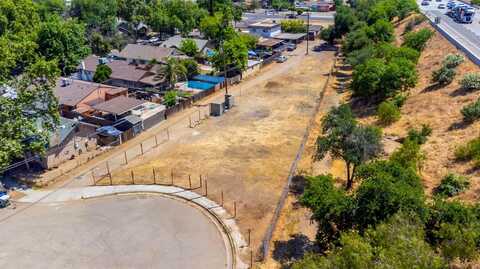 824 Thesta Avenue N, Fresno, CA 93701