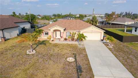 203 SW 10th Place, Cape Coral, FL 33991