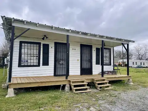 931 Eleanor St, Port Allen, LA 70767