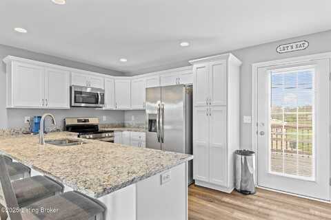 137 Meadow Park Ct, Mount Washington, KY 40047
