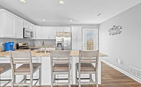 137 Meadow Park Ct, Mount Washington, KY 40047