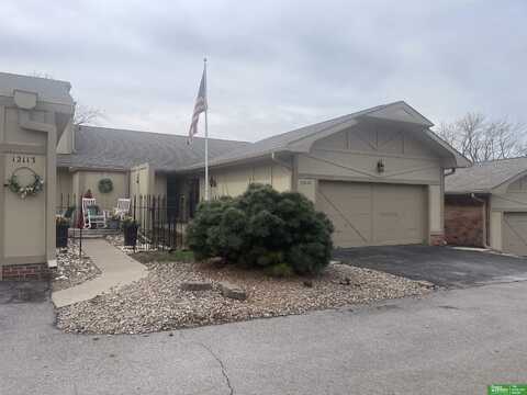 12117 Y Plaza, Omaha, NE 68137