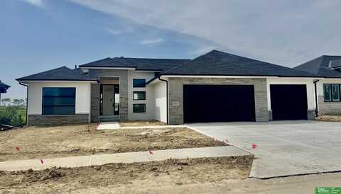 5510 N 213th Avenue, Elkhorn, NE 68022
