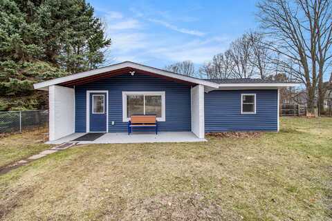 1009 N Ferry Street, Ludington, MI 49431
