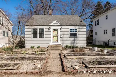 1021 Washington Avenue, Grand Haven, MI 49417