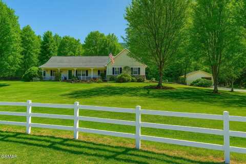 3403 Sugar Camp Circle, Sevierville, TN 37862