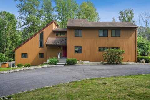 54 Sliker Rd, Lebanon, NJ 08826