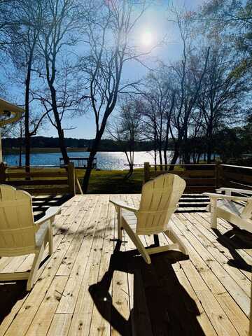40 Buccaneer Dr., Hattiesburg, MS 39402