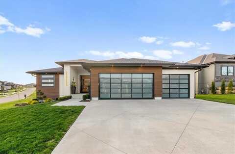 22530 W 87th Terrace, Lenexa, KS 66227