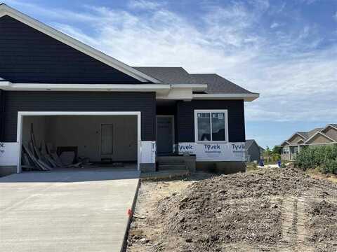 1215 Berkshire Ln, NorthLiberty, IA 52317