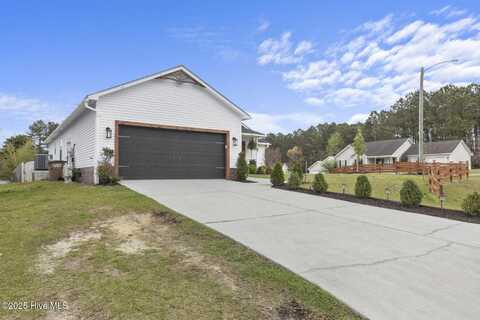 200 Flagstone Lane, Jacksonville, NC 28546