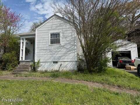 5900 Grove Drive, Knoxville, TN 37918