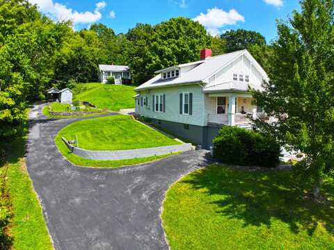 369 Broadway Street, Irvine, KY 40336