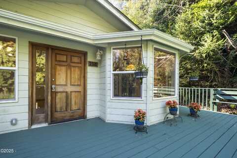 594 NE Newport Heights Drive, Newport, OR 97365