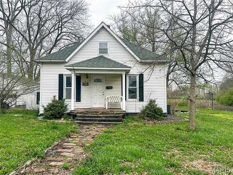 927 E Union Street, Nokomis, IL 62075