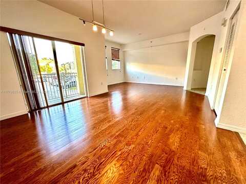 8900 NW 107th Ct, Doral, FL 33178