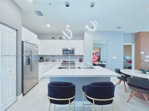 8167 NW 41st St, Doral, FL 33166