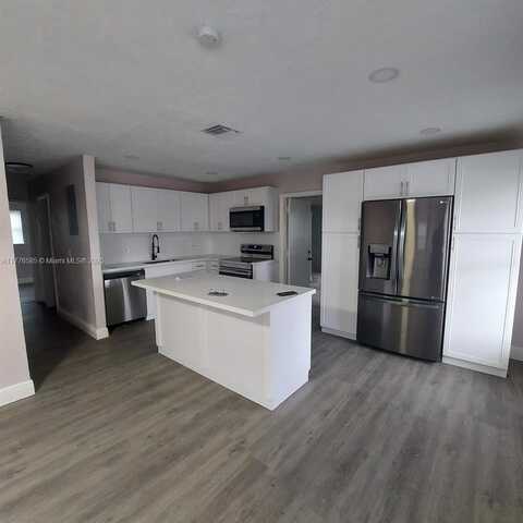 790 NW 17th St, Pompano Beach, FL 33060