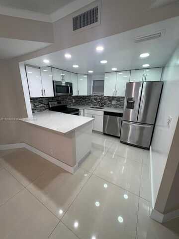 8290 Lake Dr, Doral, FL 33166