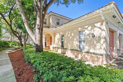 2474 Centergate Dr, Miramar, FL 33025