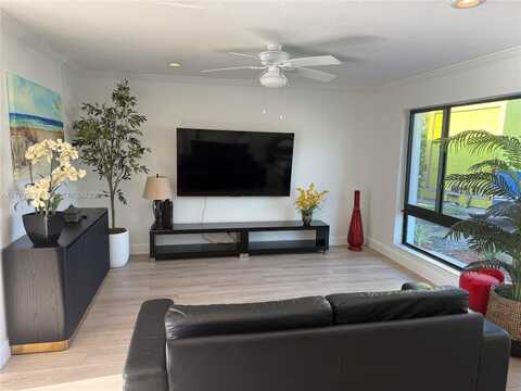 5001 NE 23rd Ave, Lighthouse Point, FL 33064