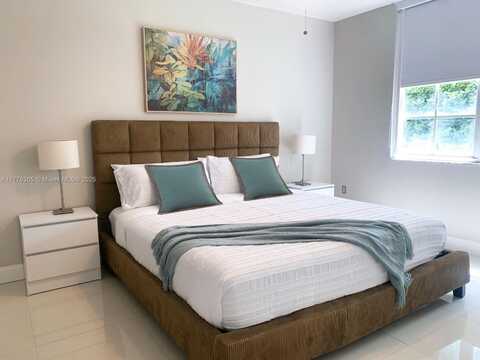 19501 E Country Club Dr, Aventura, FL 33180