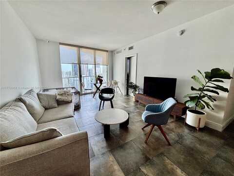 185 SW 7th St, Miami, FL 33130