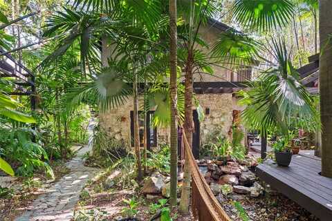 376 NE 85th St, El Portal, FL 33138