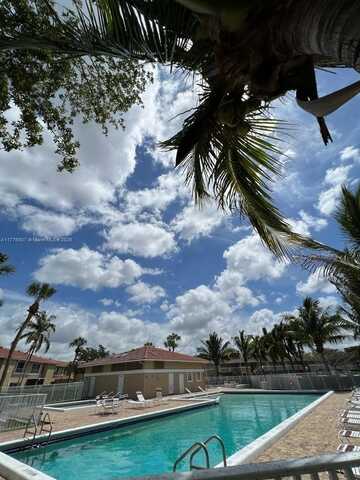 907 Twin Lakes Dr, Coral Springs, FL 33071