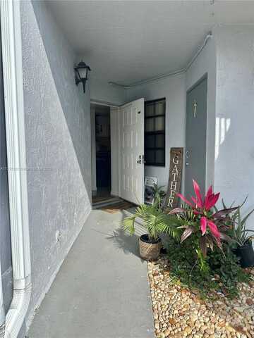 1211 S INDEPENDENCE DR, Homestead, FL 33034