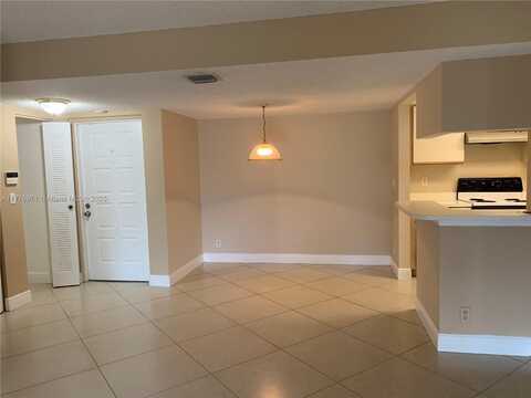 9977 Westview Dr, Coral Springs, FL 33076