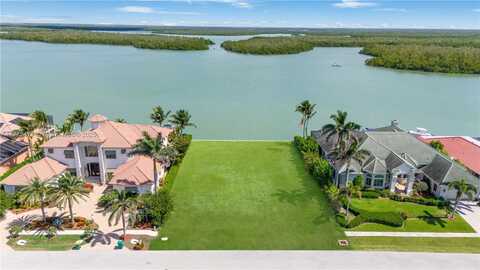 153 Stillwater Ct., Marco Island, FL 34145