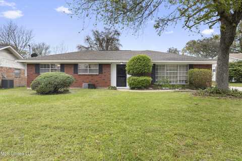 2 Lexington Place, Gulfport, MS 39507