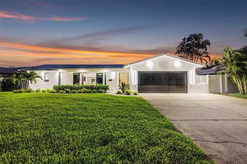 1367 51ST AVENUE NE, Saint Petersburg, FL 33703