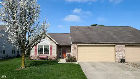 1304 Vicksburg S Drive, Greenwood, IN 46143