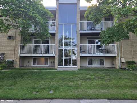 4909 Crooks D10, Royal Oak, MI 48073