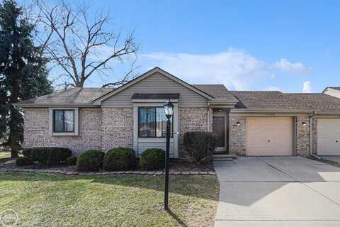 29155 Eastrose, Roseville, MI 48066