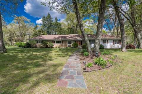 127 Magnolia Circle, Longmeadow, MA 01106
