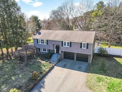 74 Green St, Medfield, MA 02052