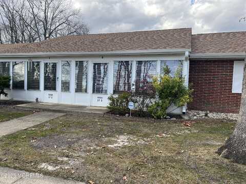 37d Cambridge Court, Lakewood, NJ 08701