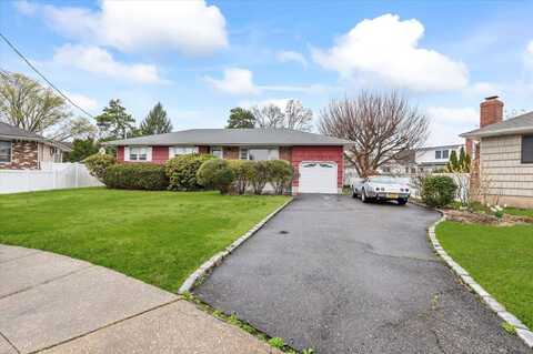 18 Troscher Lane, Bethpage, NY 11714