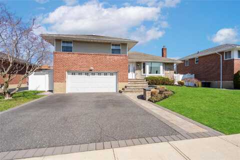 30 Deborah Road, Syosset, NY 11791