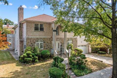 86-05 Somerset, Jamaica, NY 11432
