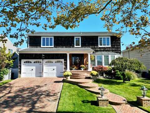 246 Lagoon Drive W, Lido Beach, NY 11561