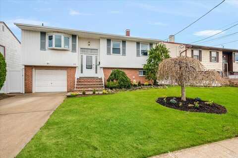 92 E First Street, Freeport, NY 11520